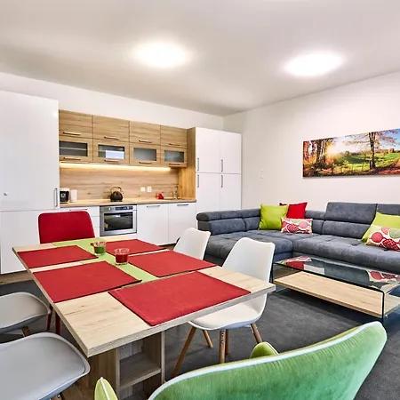 Mountain Apartments Klinovec Hexagon Loučná pod Klínovcem Esterno foto